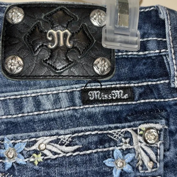 EUC excellent MissMe sz 30 jeans color:med 270 inseam 32 Style NO:JV83018V - Picture 9 of 13